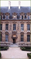 Hotel de Sully In Paris